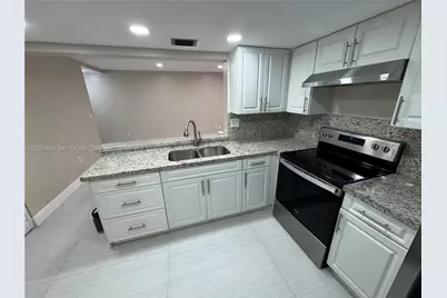 9405 Fontainebleau Blvd #113-22, Miami, FL 33172 - Photo 6
