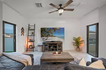 4809 NW 83rd Pkwy, Doral, FL 33166 - Photo 36