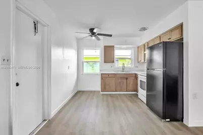 2423 Jeffcott Street #2423, Fort Myers, FL 33901 - Photo 12
