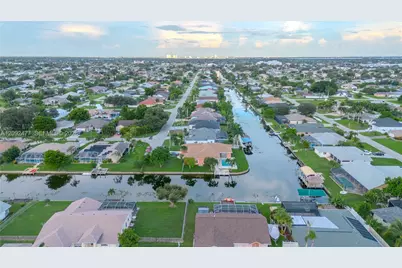 920 SE 5th Terr, Cape Coral, FL 33990 - Photo 16