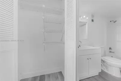 1300 NE Miami Gardens Dr #512E, Miami, FL 33179 - Photo 16