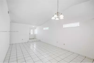 12641 NW 102nd Pl, Hialeah Gardens, FL 33018 - Photo 8