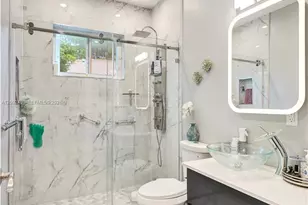 860 NE 127th St, North Miami, FL 33161 - Photo 24