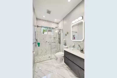 860 NE 127th St, North Miami, FL 33161 - Photo 22