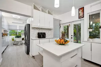 860 NE 127th St, North Miami, FL 33161 - Photo 2