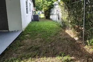 10980 SW 143rd Terrace, Miami, FL 33176 - Photo 4