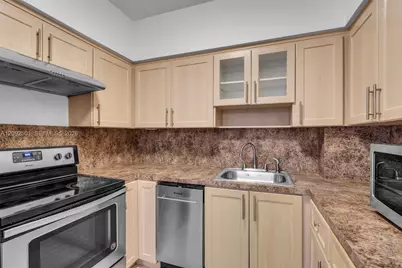7441 Wayne Ave #4G, Miami Beach, FL 33141 - Photo 10