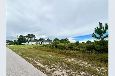 650 Valley Ave S, Lehigh Acres, FL 33974 - Photo 8
