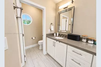 10024 NW 4th St, Plantation, FL 33324 - Photo 16