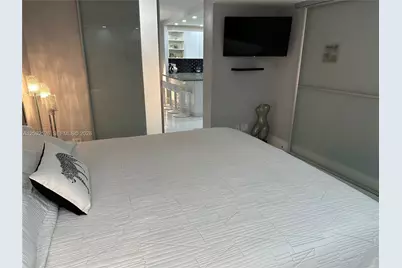 6039 Collins Ave #721, Miami Beach, FL 33140 - Photo 16