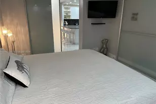 6039 Collins Ave, Miami Beach, FL 33140 - Photo 16