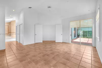 1545 W Lacosta Dr W, Pembroke Pines, FL 33027 - Photo 20