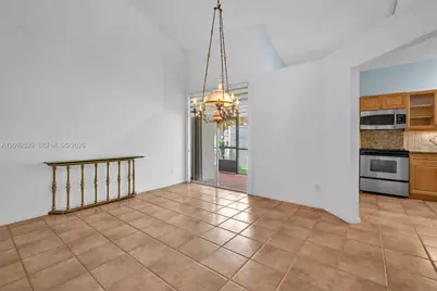 1545 W Lacosta Dr W, Pembroke Pines, FL 33027 - Photo 6