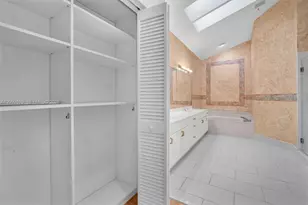 1545 W Lacosta Dr W, Pembroke Pines, FL 33027 - Photo 24