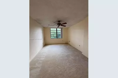 900 Colony Point Cir #416, Pembroke Pines, FL 33026 - Photo 10