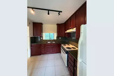 900 Colony Point Cir #416, Pembroke Pines, FL 33026 - Photo 2