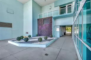 1900 N Bayshore Dr, Miami, FL 33132 - Photo 32