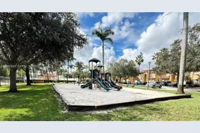14015 N Forest Oak Cir, Davie, FL 33325 - Photo 4
