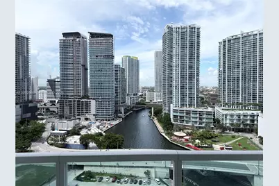 31 SE 5th St #2307, Miami, FL 33131 - Photo 12