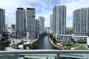 31 SE 5th St, Miami, FL 33131 - Photo 12