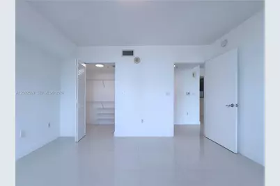 31 SE 5th St #2307, Miami, FL 33131 - Photo 18