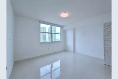 31 SE 5th St #2307, Miami, FL 33131 - Photo 16