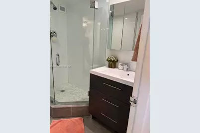 5401 Collins Ave #628, Miami Beach, FL 33140 - Photo 16