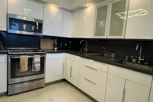 5401 Collins Ave, Miami Beach, FL 33140 - Photo 26
