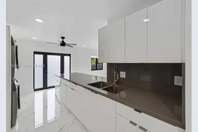 8745 NW 150th Ter, Miami Lakes, FL 33018 - Photo 14