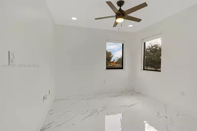 8745 NW 150th Ter, Miami Lakes, FL 33018 - Photo 28