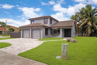 8745 NW 150th Ter, Miami Lakes, FL 33018 - Photo 2