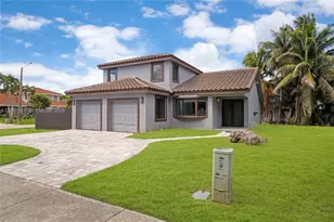 8745 NW 150th Terrace, Miami Lakes, FL 33018 - Photo 2