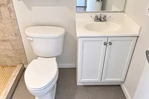 9375 Fontainebleau Blvd, Miami, FL 33172 - Photo 18