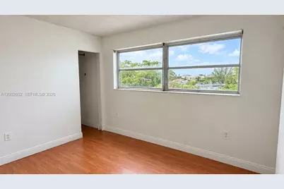 9372 Fontainebleau Blvd #L-402, Miami, FL 33172 - Photo 16