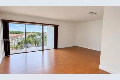 9372 Fontainebleau Blvd #L-402, Miami, FL 33172 - Photo 4