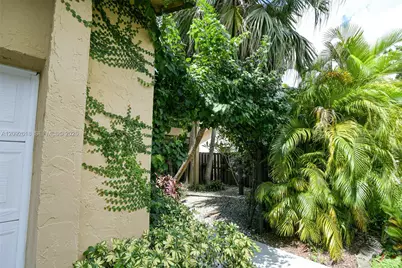 11624 SW 135th Pl, Miami, FL 33186 - Photo 4