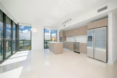 201 SW 17th Rd #701, Miami, FL 33129 - Photo 2