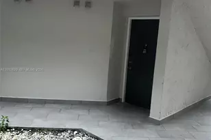 9431 Fontainebleau Blvd, Miami, FL 33172 - Photo 12