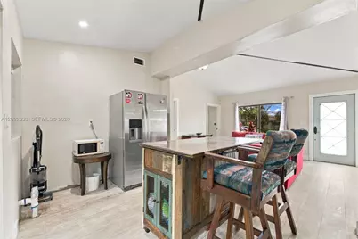 565 East Dr, Miami Springs, FL 33166 - Photo 12