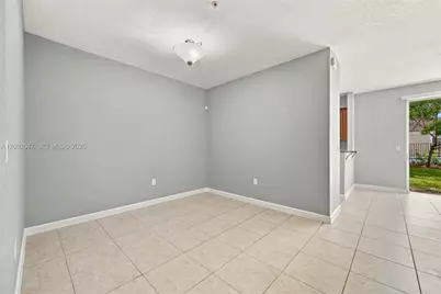 12436 NW Emerald Creek Mnr, Plantation, FL 33325 - Photo 6