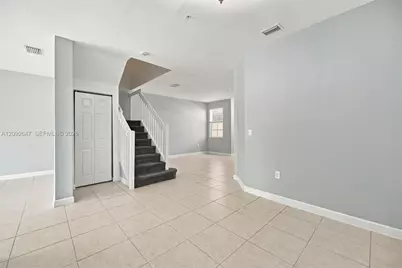 12436 NW Emerald Creek Mnr, Plantation, FL 33325 - Photo 4