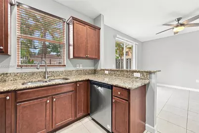 12436 NW Emerald Creek Mnr, Plantation, FL 33325 - Photo 14