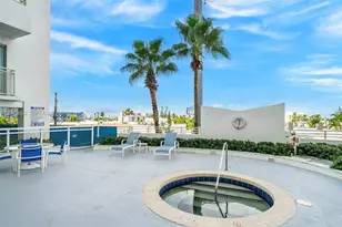 7600 Collins Ave, Miami Beach, FL 33141 - Photo 32