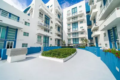 7600 Collins Ave #1012, Miami Beach, FL 33141 - Photo 28