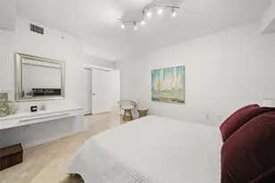 7600 Collins Ave, Miami Beach, FL 33141 - Photo 22