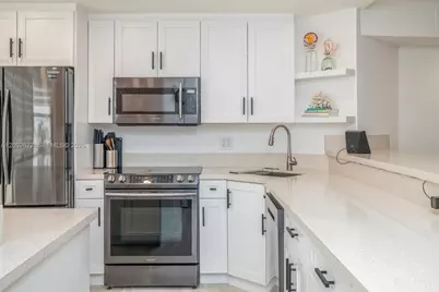 6423 Collins Ave #203, Miami Beach, FL 33141 - Photo 10