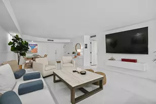 6423 Collins Ave, Miami Beach, FL 33141 - Photo 4