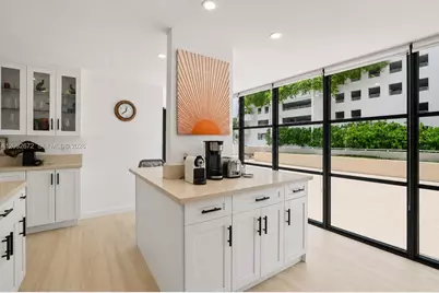 6423 Collins Ave #203, Miami Beach, FL 33141 - Photo 8