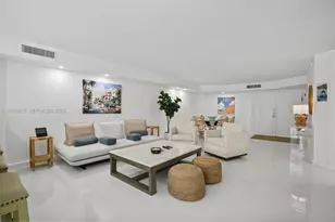 6423 Collins Ave, Miami Beach, FL 33141 - Photo 2