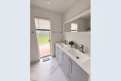 1711 N 47th Ave, Hollywood, FL 33021 - Photo 16